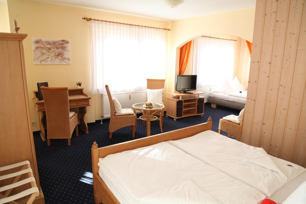 Brucker Gastehaus Hotell Fuerstenfeldbruck Exteriör bild